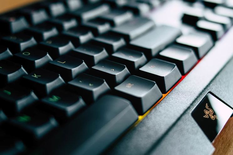 An image of a black keyboard