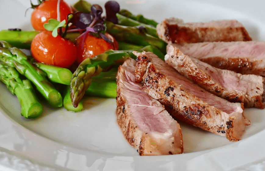 Asparagus and steak on a plate